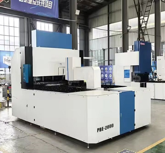 एक पैनल बेंडर और एक एनसी प्रेस ब्रेक मशीन के बीच क्या अंतर है?