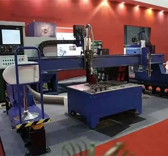 HNC-4000 सही छेद एचडी उच्च परिभाषा परिशुद्धता cnc प्लाज्मा कटिंग मशीन