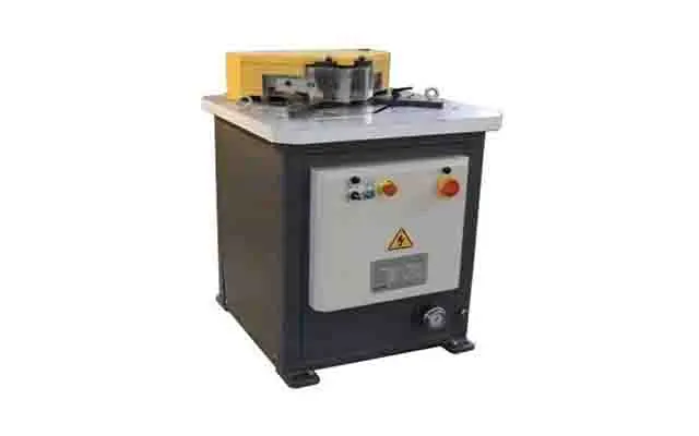 सामग्री की अधिकतम मोटाई और आकार क्या है जिसे नोच किया जा सकता है?