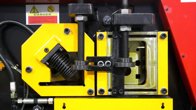 ironworker-machine-7-essential-aspects-for-precision-cutting--punching-03.png